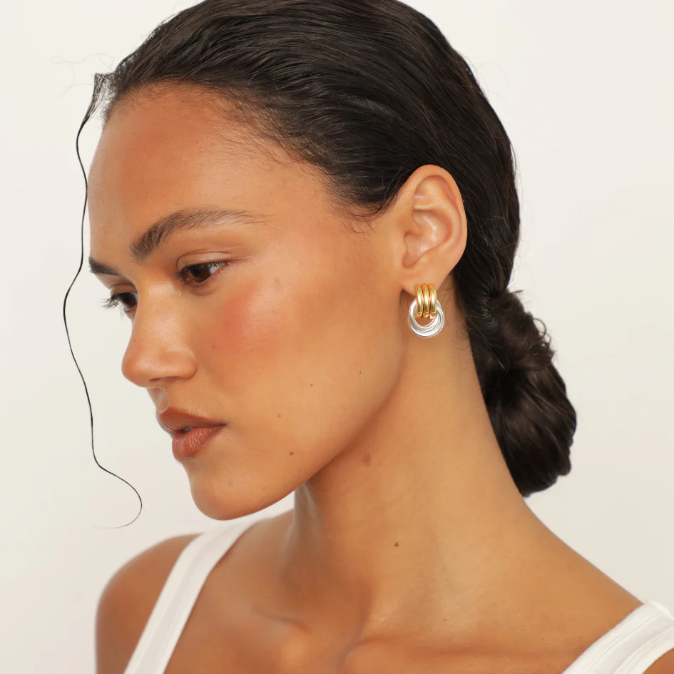 BABY KNOT EARRINGS - Image 10